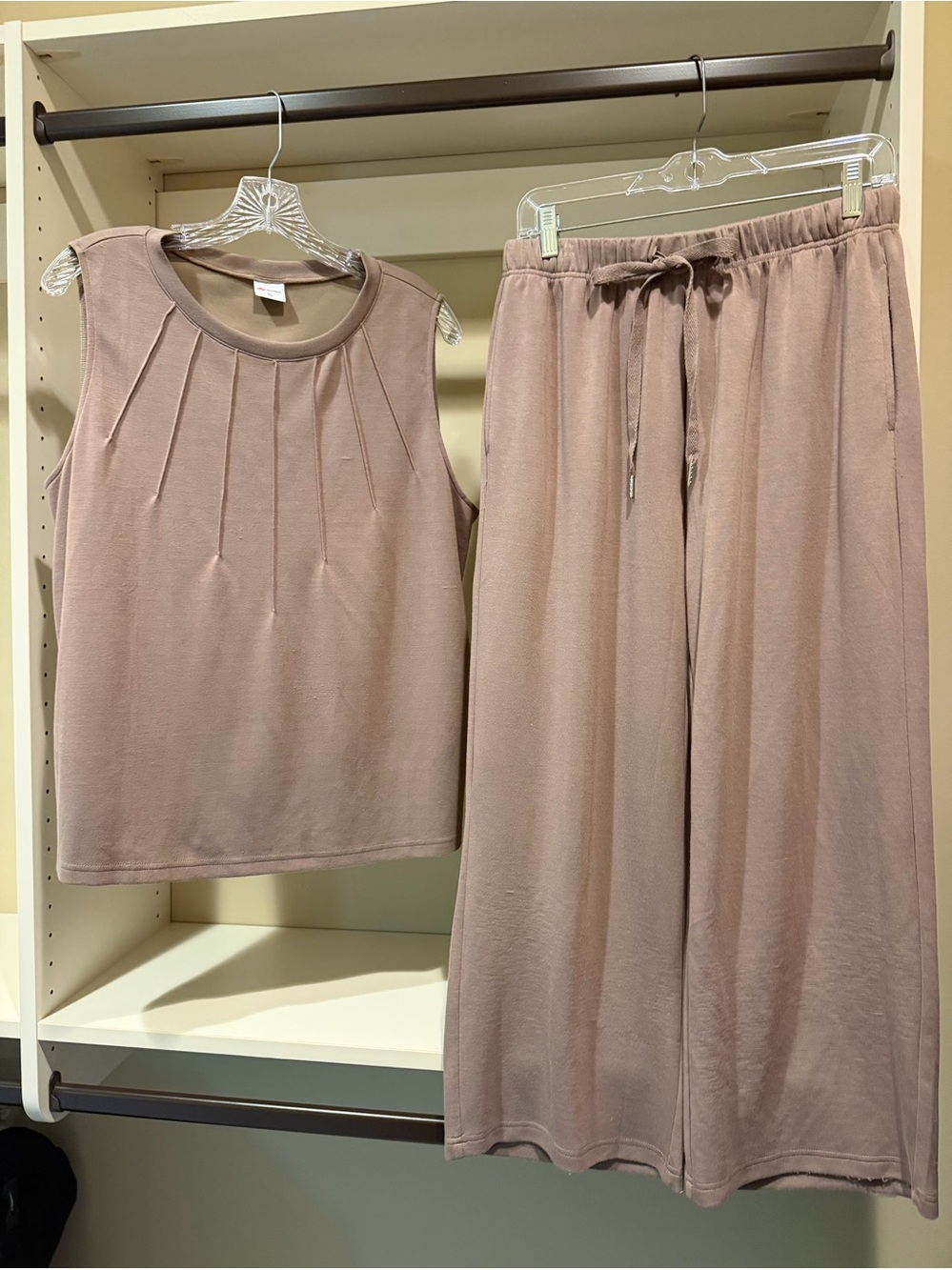 Sleeveless Pleated Top & Cropped Wide-Leg Pants Set - Dusty Mauve